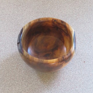 Bowl won a commended certificate for Keith Leonard YEW